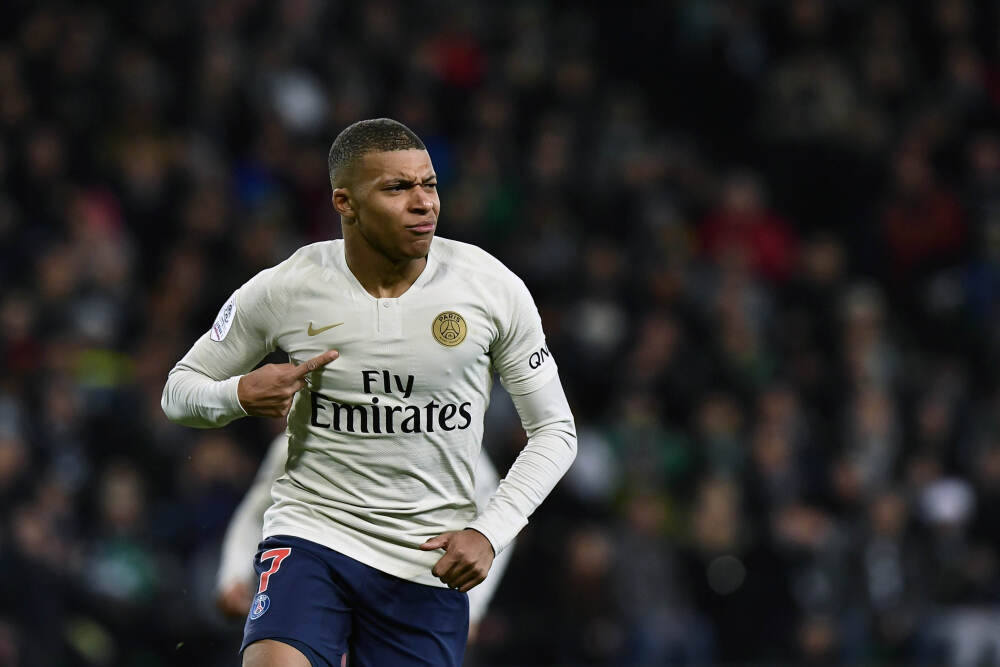 曼城三线狂攻9-0 完胜枪手红军蓝军 将冲击国内三冠王